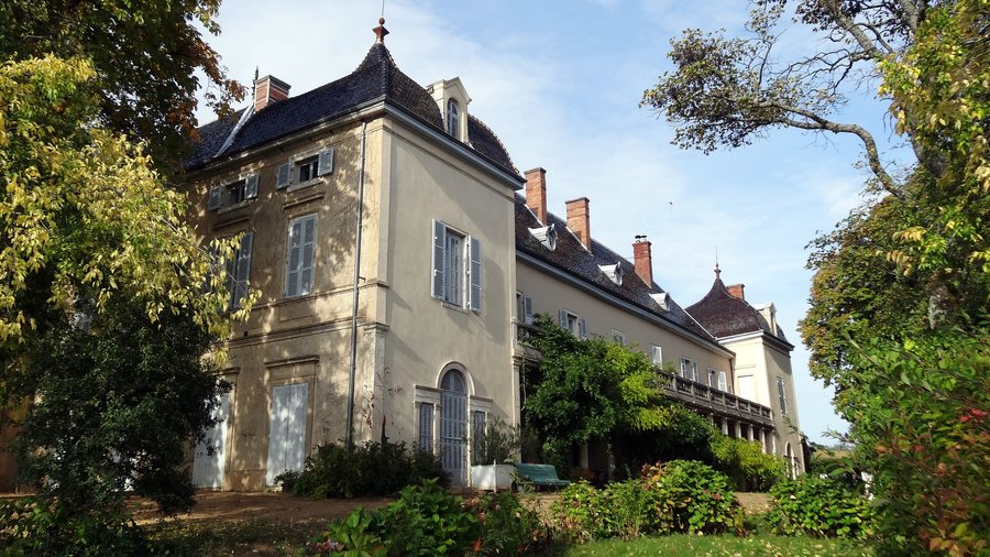 File:Château du Bluizard Saint Etienne la Varenne 69 France.jpg