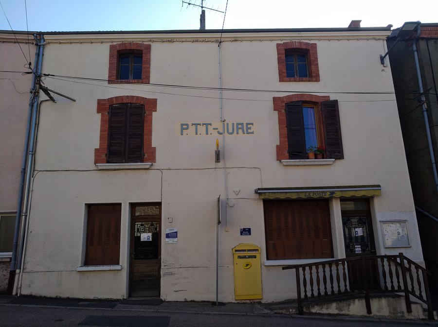 File:Juré - Ancien hôtel PTT (août 2021).jpg