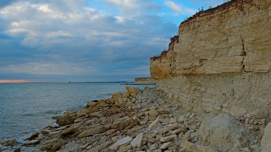 File:2018.09.13.-01-Atlantischer Ozean-Angoulins-sur-Mer--Steilkueste.jpg