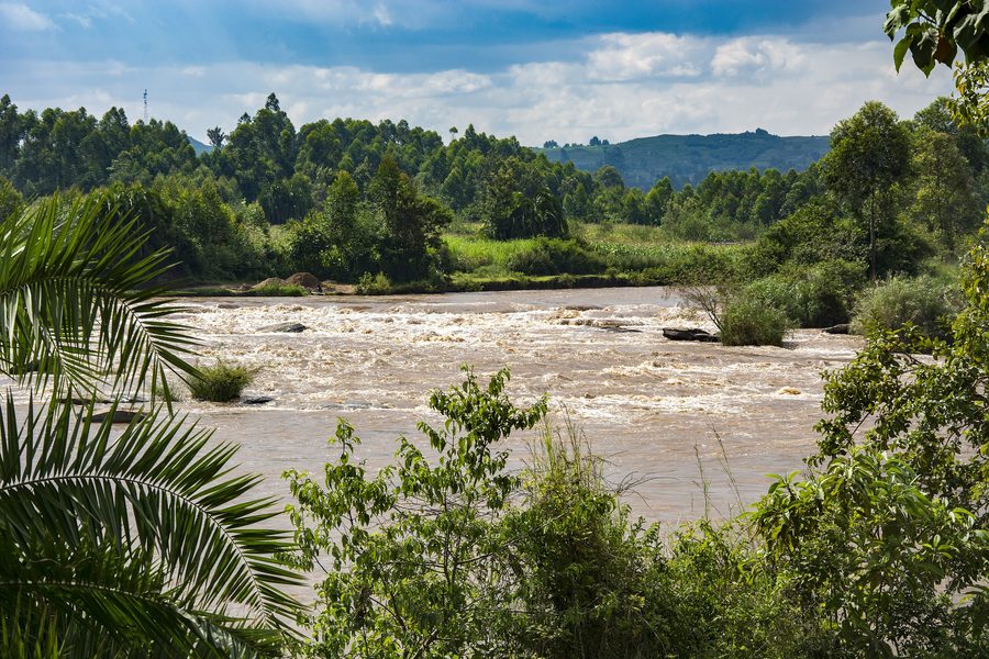 Der Nzoia-Fluss im historischen Gebiet von Trans-Nzoia in Kenia