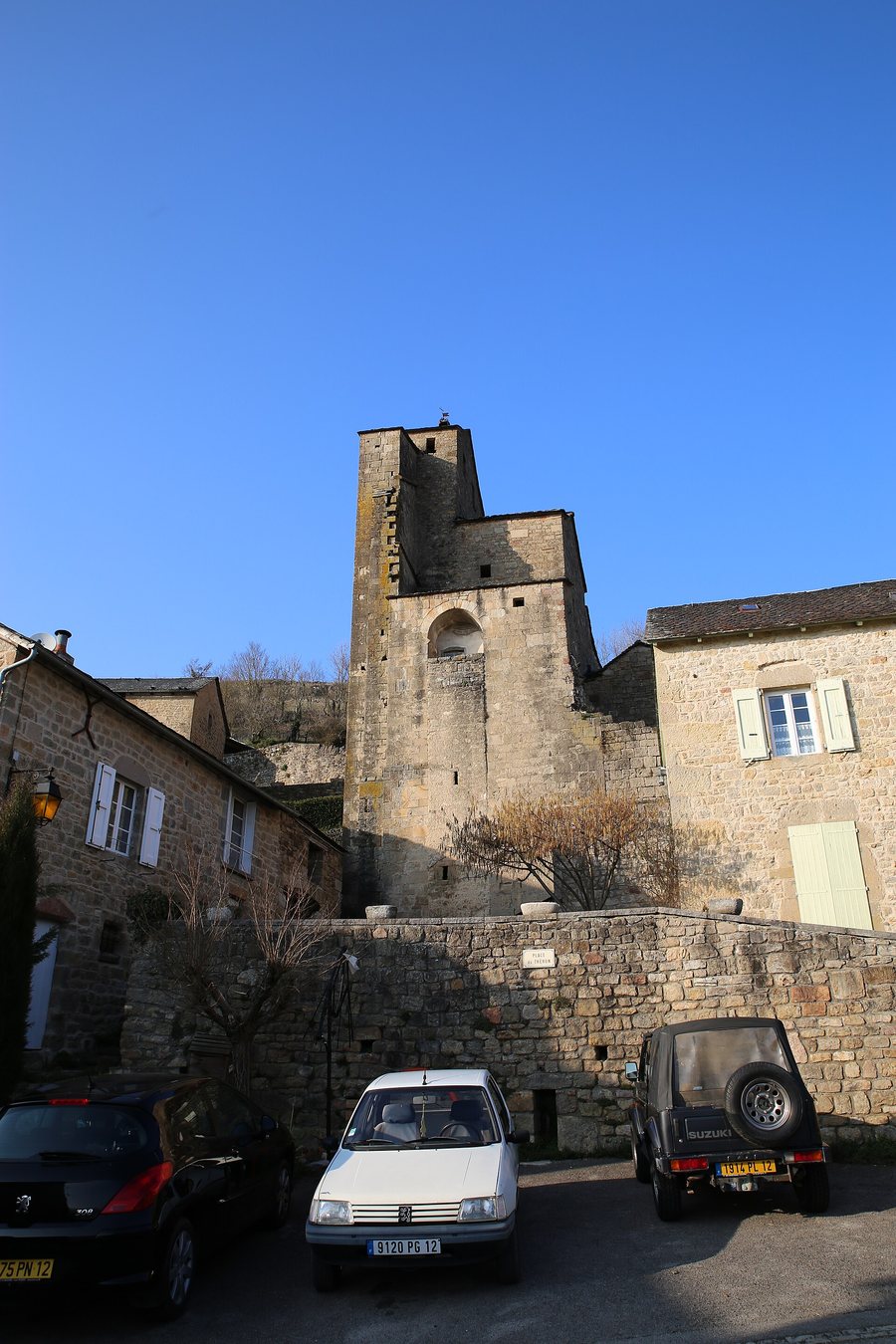 File:Eglise Saint-Grégoire de Lavernhe.jpg