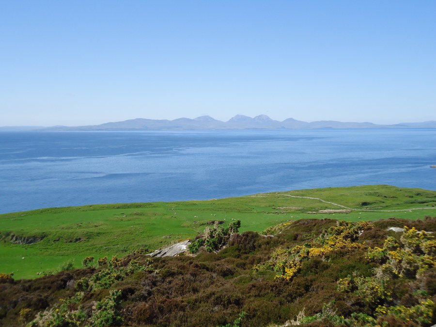 File:The summit of Creag Bhan, Isle of Gigha - geograph.org.uk - 7989603.jpg