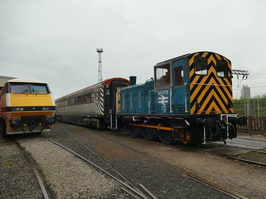 Новые и старые локомотивы в Crewe Heritage Centre