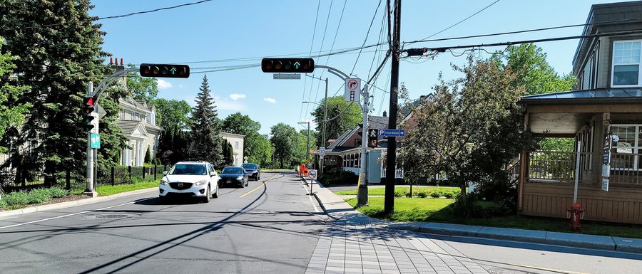 Исторические здания на улице Rue Richelieu в Вьё-Белоэле