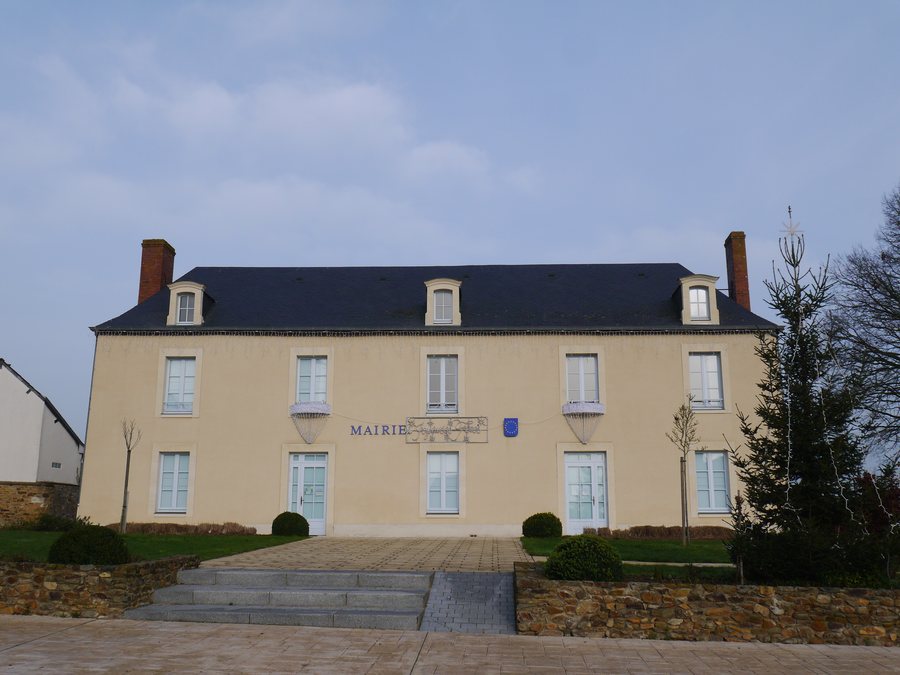 File:Loigné-sur-Mayenne 53 mairie.JPG