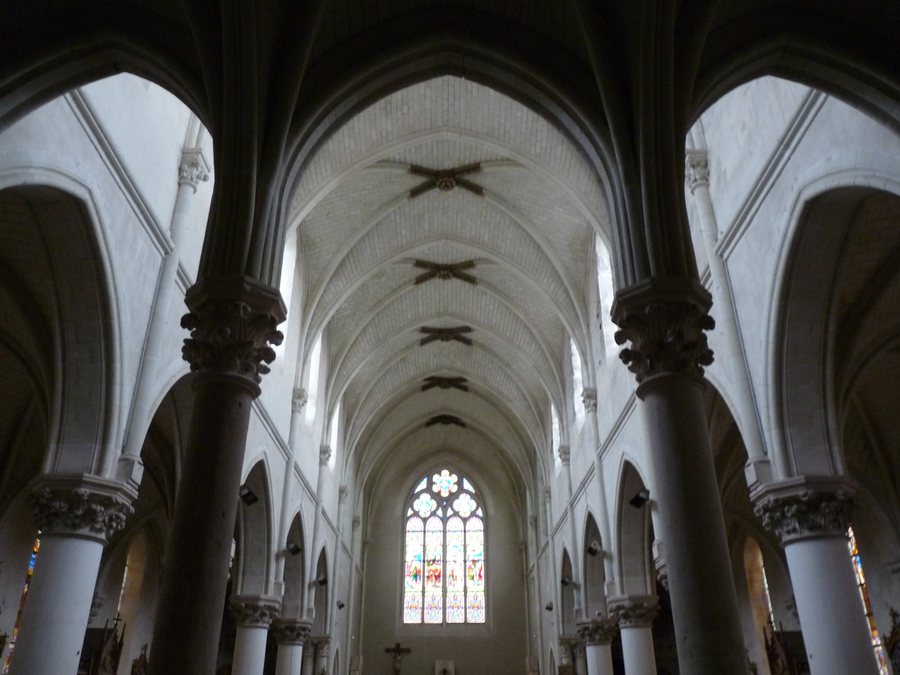 File:Saint-Crespin-sur-Moine (49) Église Saint-Crespin - Intérieur - 01.jpg