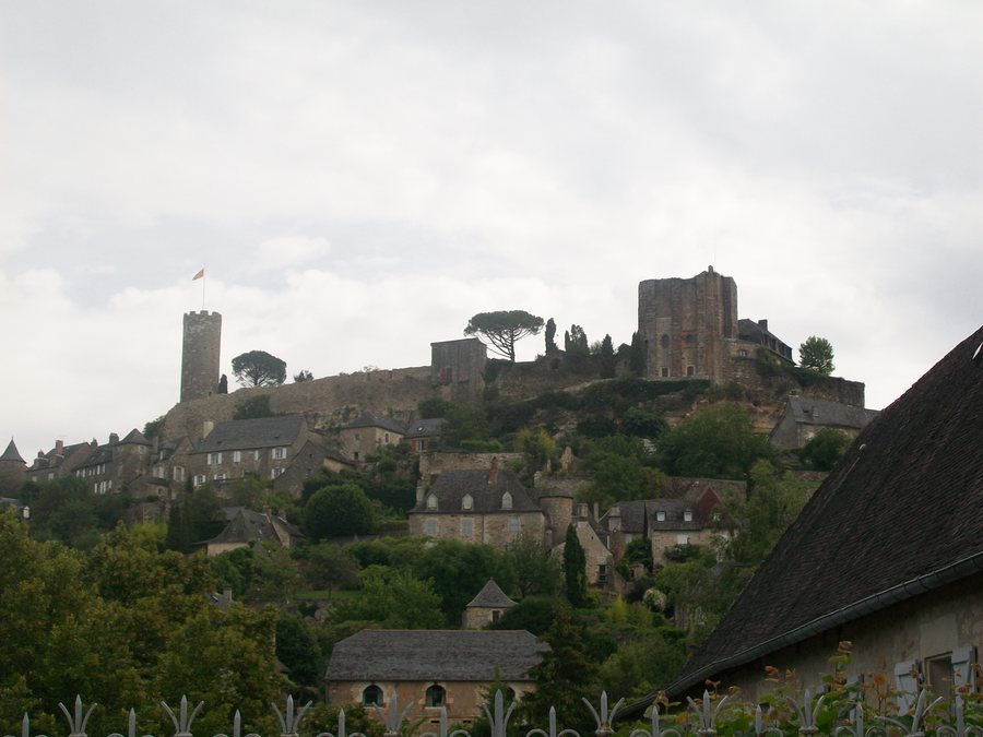 File:Château de turenne.JPG