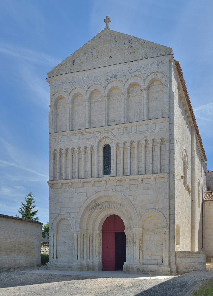 File:Façade de l'église paroissiale Saint-Jean Bourg-Charente.jpg