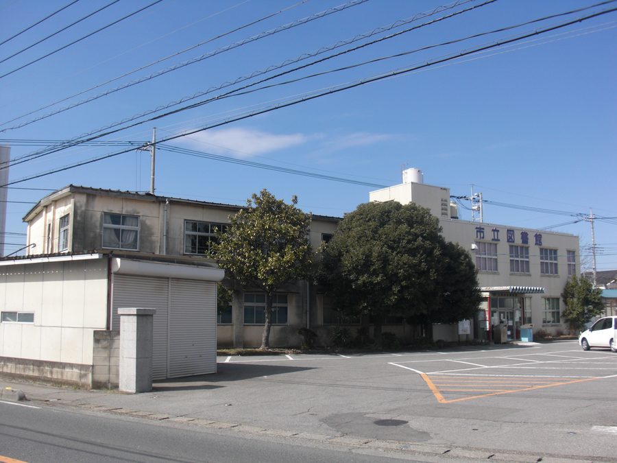 Муниципальная библиотека Misato в Misato, Сайтама, Япония