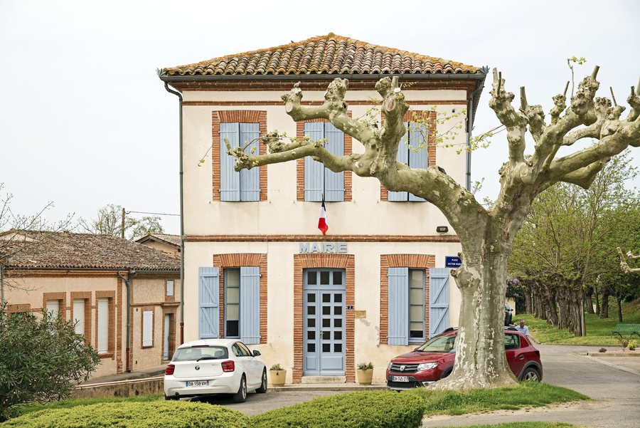 File:Monbéqui Mairie.jpg