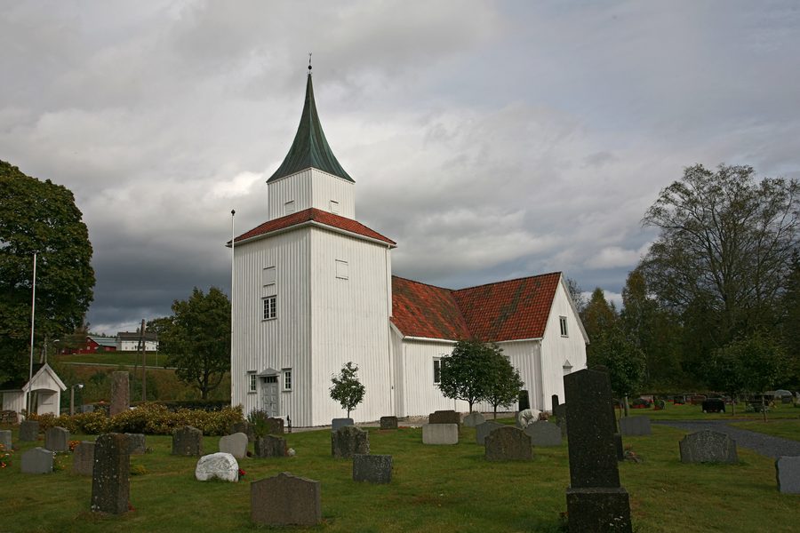 Historische Sannidal-Kirche aus Holz in Telemark