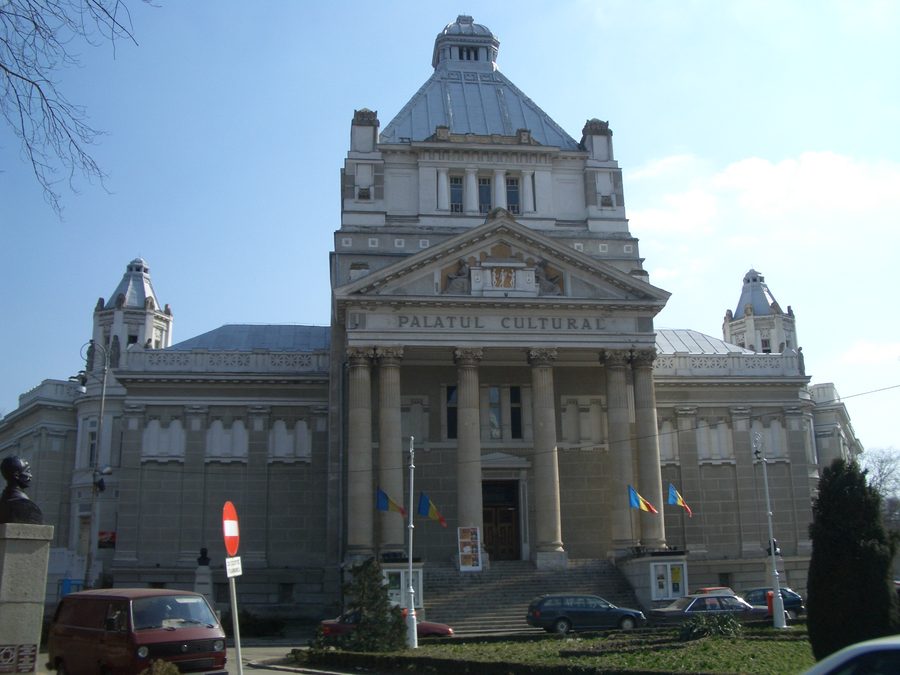 Дворец культуры в Араде, Румыния.