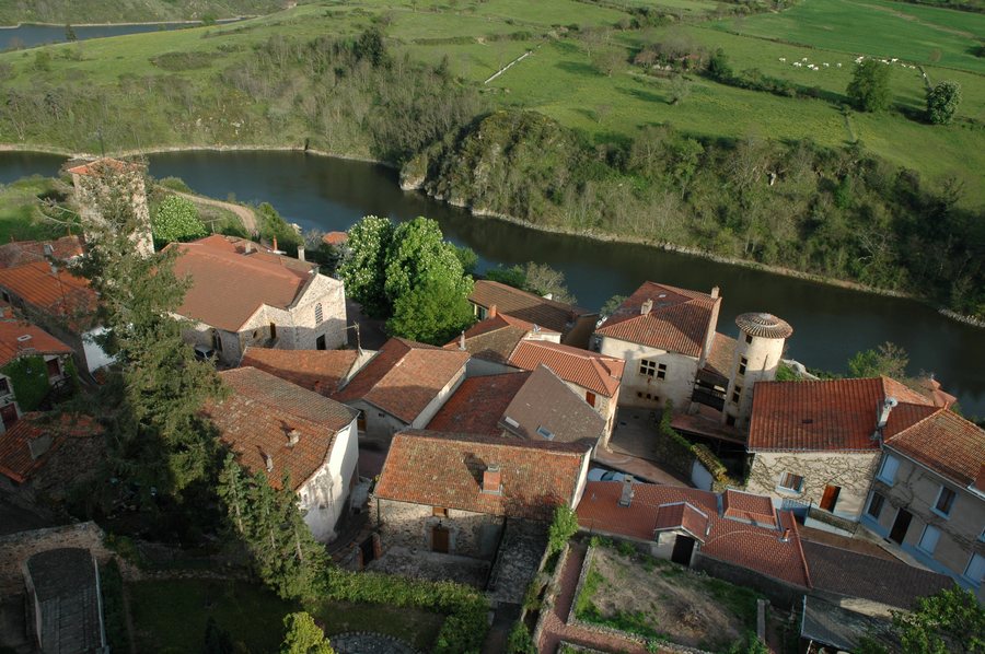 File:Manoir de la Mure, vue générale de Saint-Jean-Saint-Maurice-sur-Loire.JPG