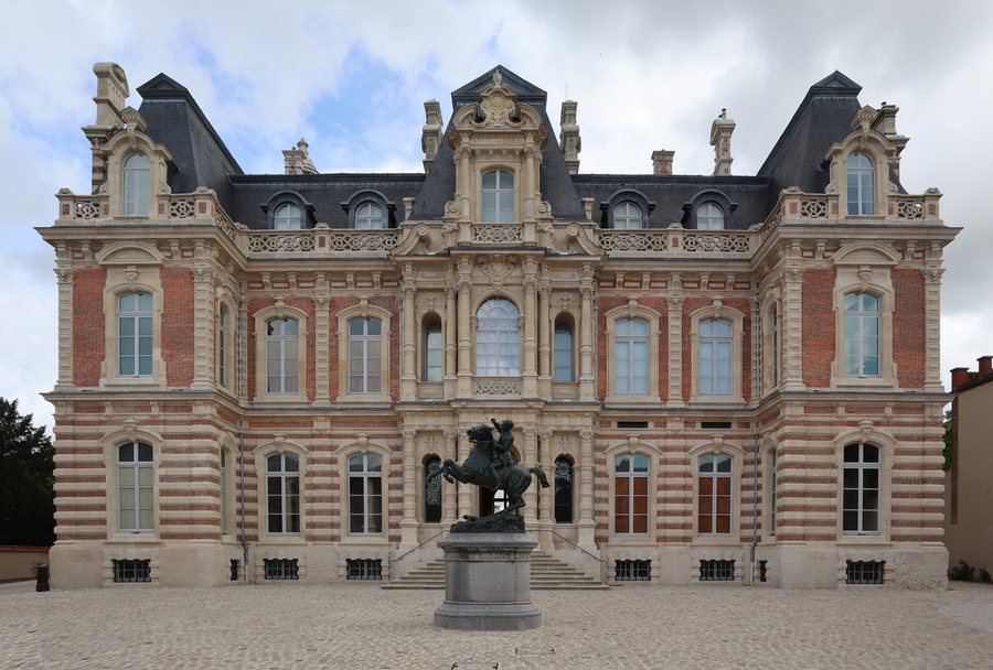 File:Epernay Perrier PA51000019.jpg