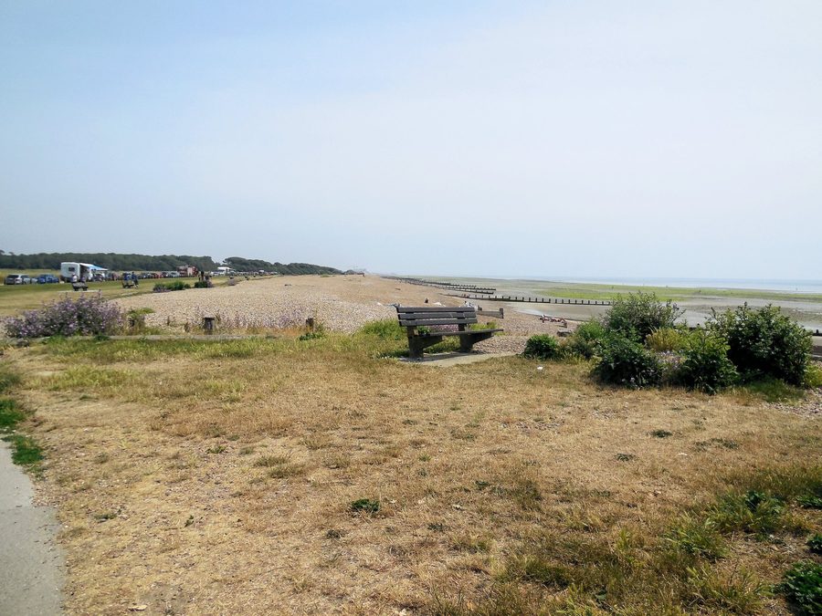 Strandabschnitt bei Ferring an der Küste von West Sussex