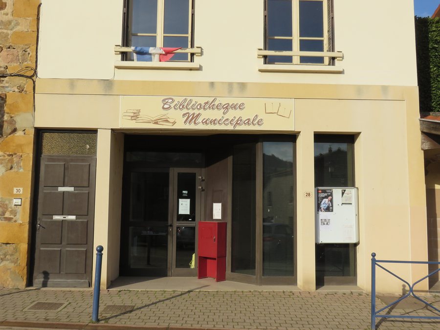 File:Saint-Forgeux - Bibliothèque municipale (fév 2019).jpg