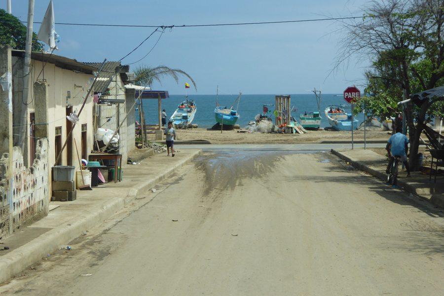 Küste der Provinz Santa Elena mit dem Fischerdorf Valdivia in Ecuador