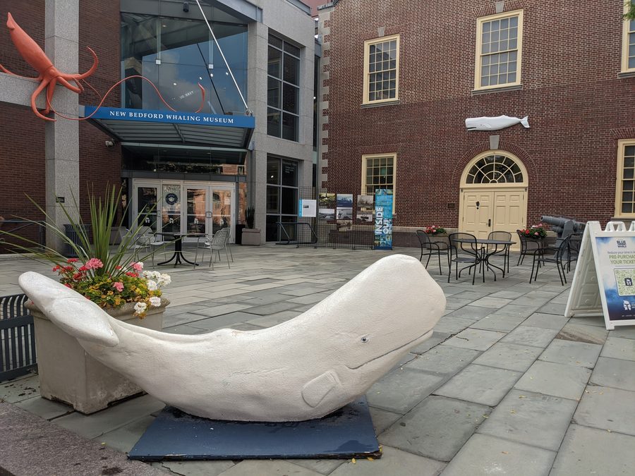 Вход в New Bedford Whaling Museum в Нью-Бедфорде