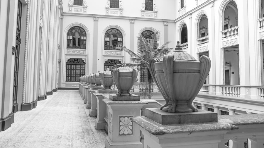 Patio central de la Gobernación de Caldas