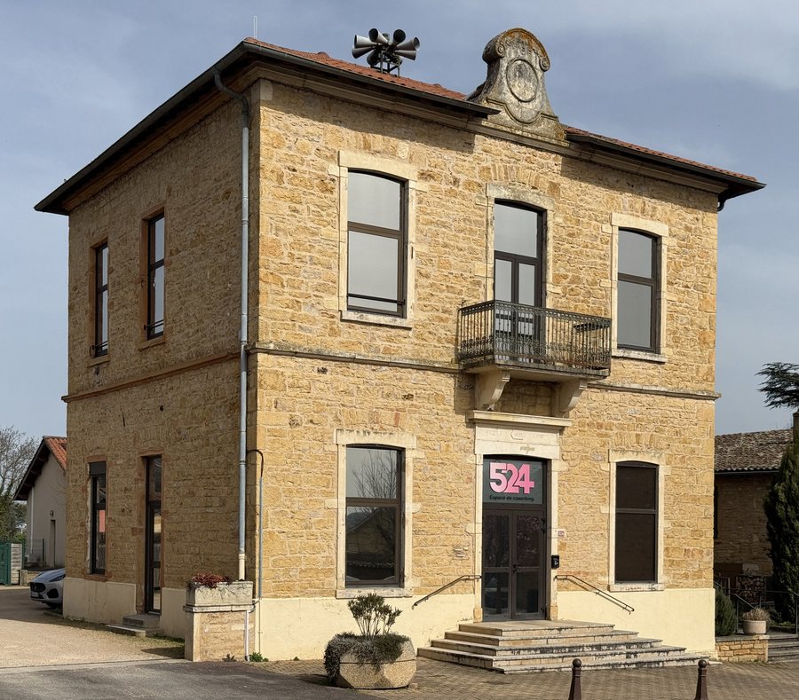 File:Ancienne Mairie Liergues - Porte-des-Pierres-Dorées (FR69) - 2026-03-06 - 4.jpg