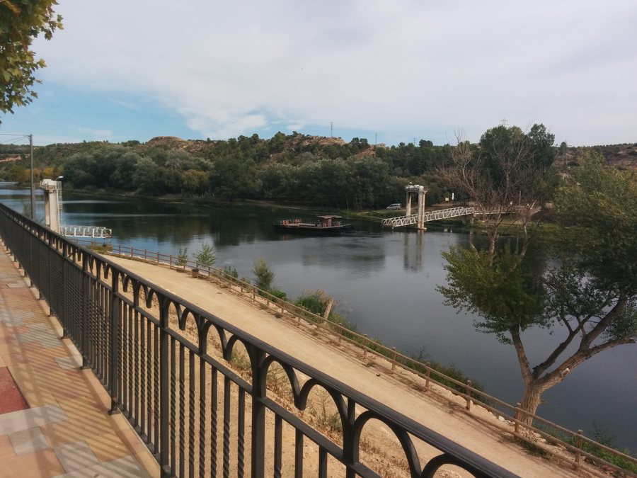 File:Ebro River Ferry at Flix 24 Sept 2015.jpg