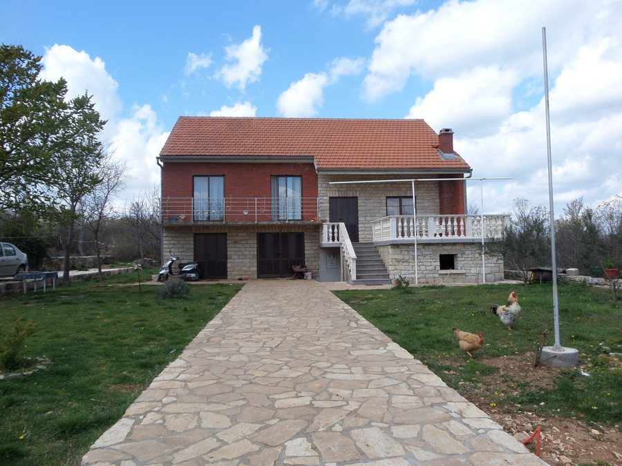 File:31.03.2016. Oklaj Kroatien - panoramio (1).jpg