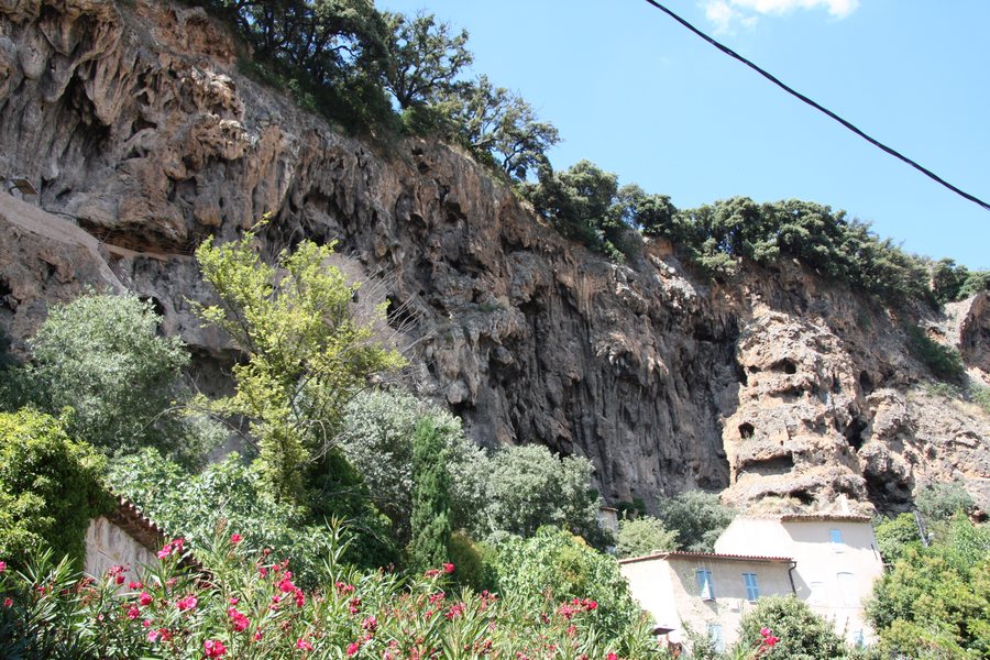 File:Grottes de Cotignac.JPG