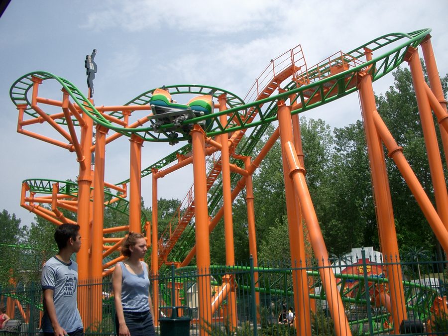 Американские горки Pandemonium в Six Flags New England