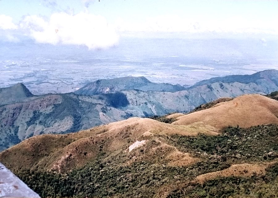 Горный пейзаж в Серра-да-Мантикейра