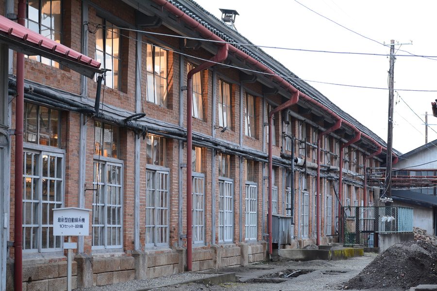 Главное здание Tomioka Silk Mill в Гунме