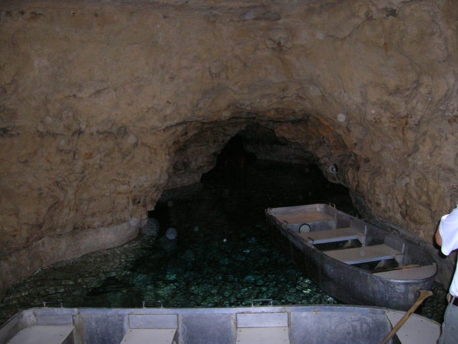 Лодки на Cave Lake в Тапольце