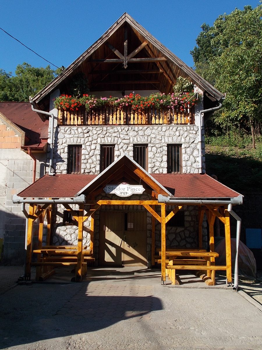 Винный погреб в Шепашьонвёльде, Эгер, Венгрия.