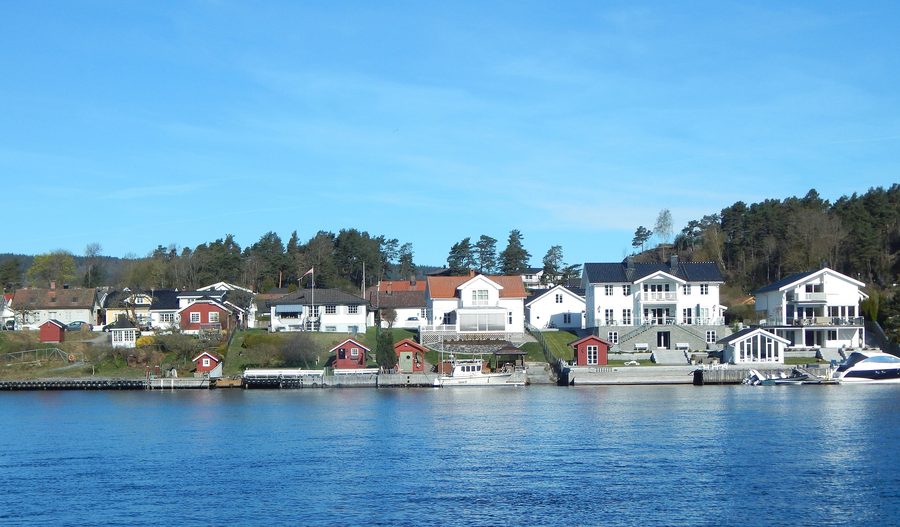 Vestsiden i Porsgrunn sett fra Østsiden
