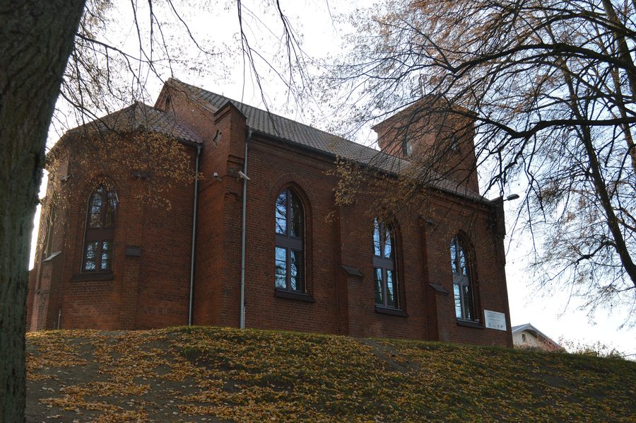 Gminna Biblioteka Publiczna im. Leona Roppla в Лузине