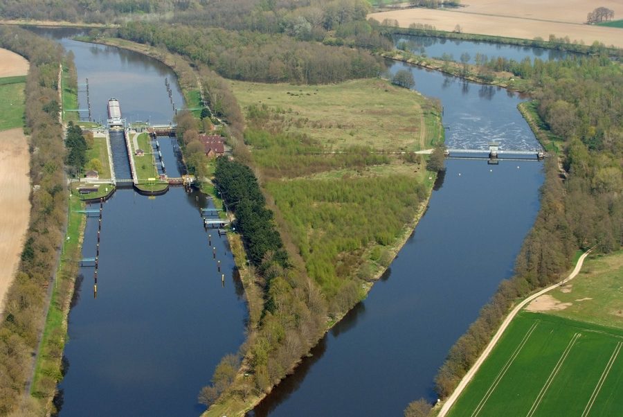 Luftaufnahme der Wasserlandschaft bei Bollingerfähr am Dortmund-Ems-Kanal bei Heede