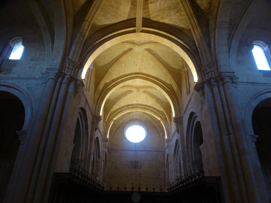File:Iglesia del Monasterio de Santa María de Sandoval, provincia de León, España. Spain.jpg