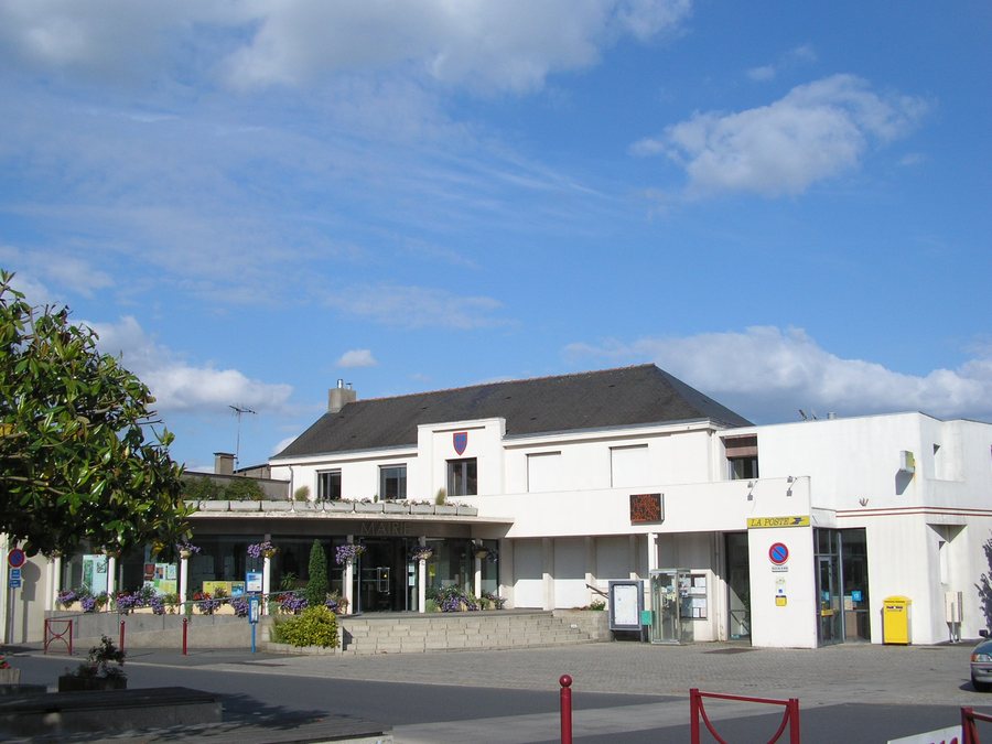 File:Mairie de Villedieu-la-Blouère.JPG