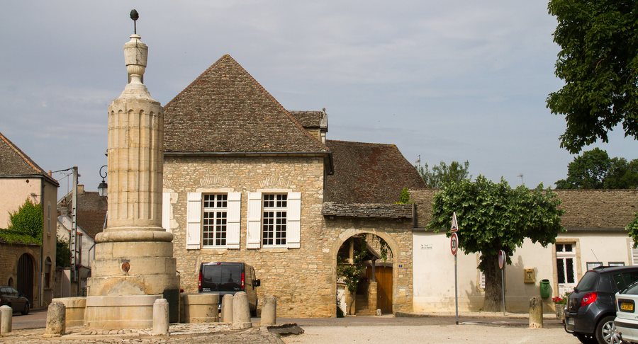 File:Square in Pommard, France.jpg