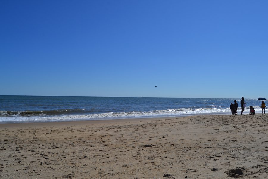 Пляж у океанфронта Virginia Beach