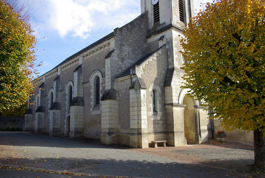 File:Church of Saint-Michel-sur-Loire 2.jpg