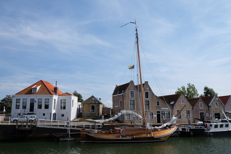 File:Engelse Kade 1-5, Zierikzee, Netherlands - panoramio (50).jpg