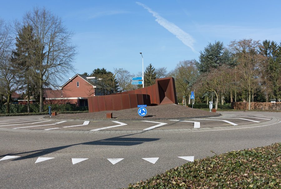 File:Belfeld, kunstwerk op rotonde foto6 2016-03-26 10.35.jpg