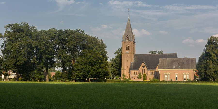 File:Ruurlo, de Rooms Katholieke Sint Willibrorduskerk GM1859wikinr174 foto4 2015-08-21 17.46.jpg
