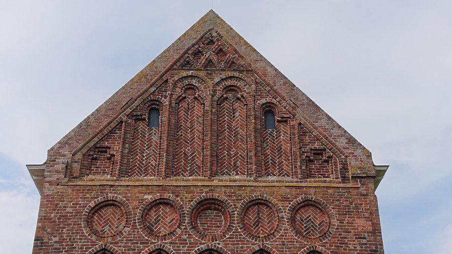 File:Kloosterkerk Ten Boer oostzijde.jpg