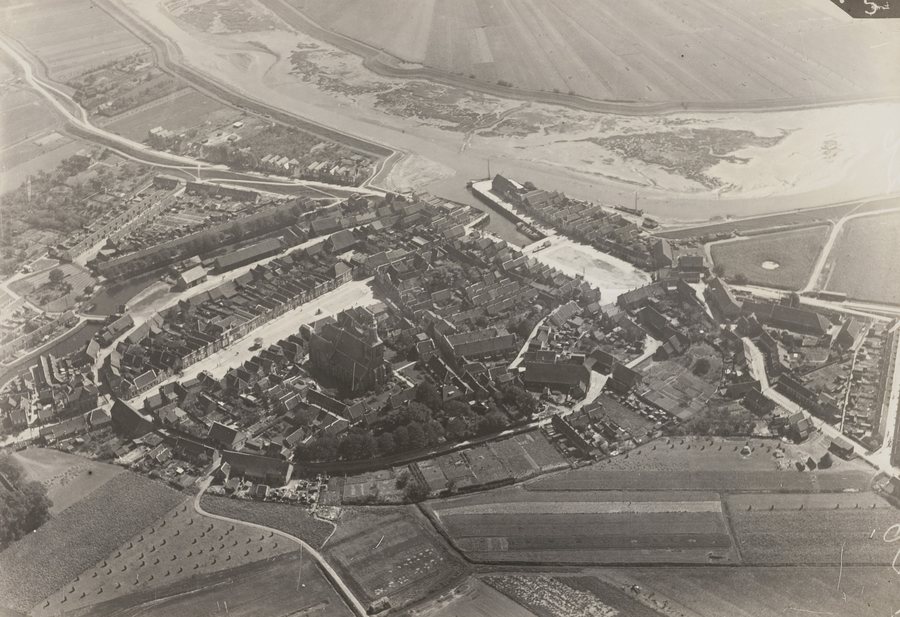 File:NIMH - 2155 033299 - Aerial photograph of Sint Maartensdijk, The Netherlands.jpg