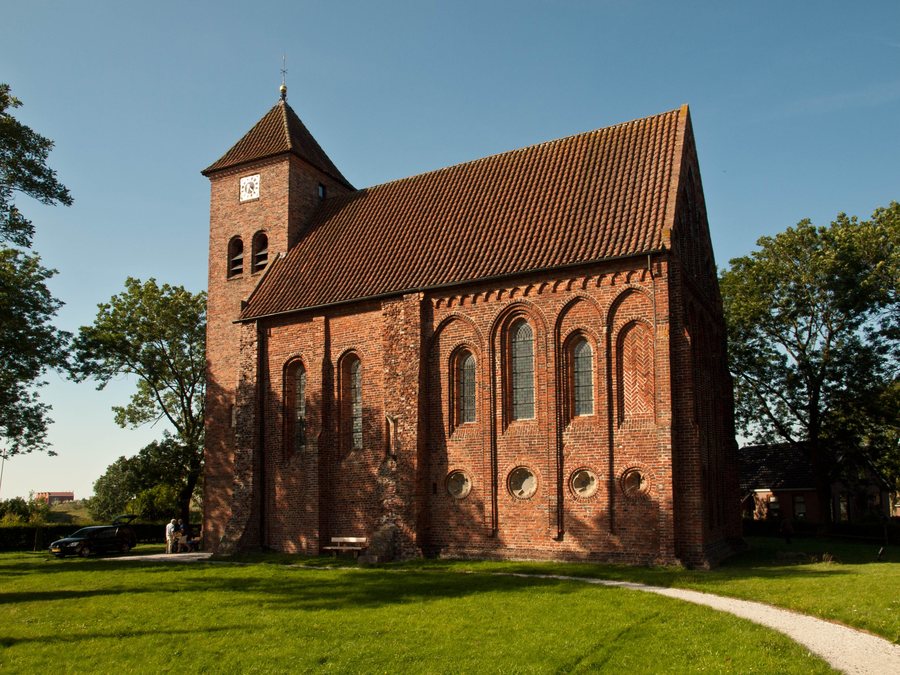 File:Ursuskerk in Termunten.jpg