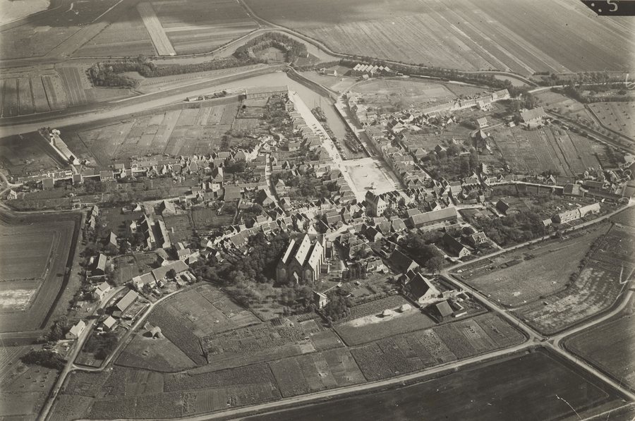 File:NIMH - 2155 003258 - Aerial photograph of Brouwershaven, The Netherlands.jpg
