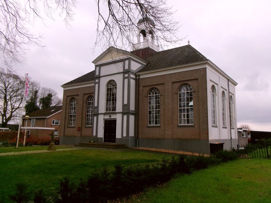 File:Hervormde kerk in Schoonoord v1.jpg