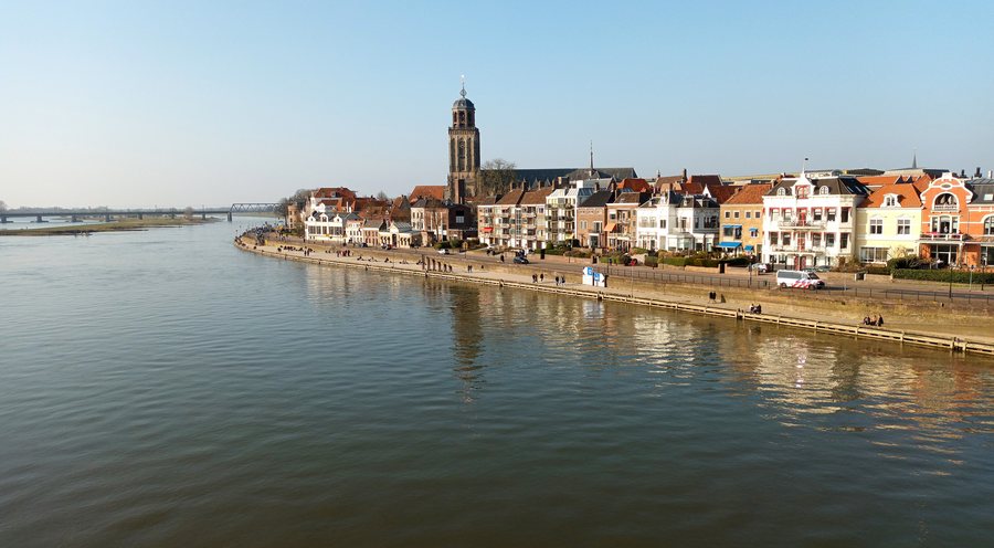 File:Deventer Riverfront.jpg