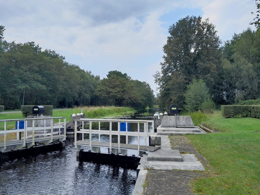 File:Kanaal Zwinderen Coevorden.jpg